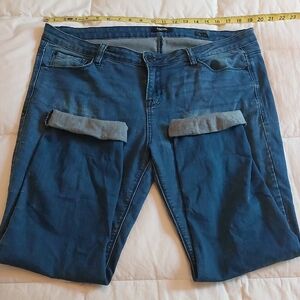 Kensie You Look Pretty Skinny Jeans